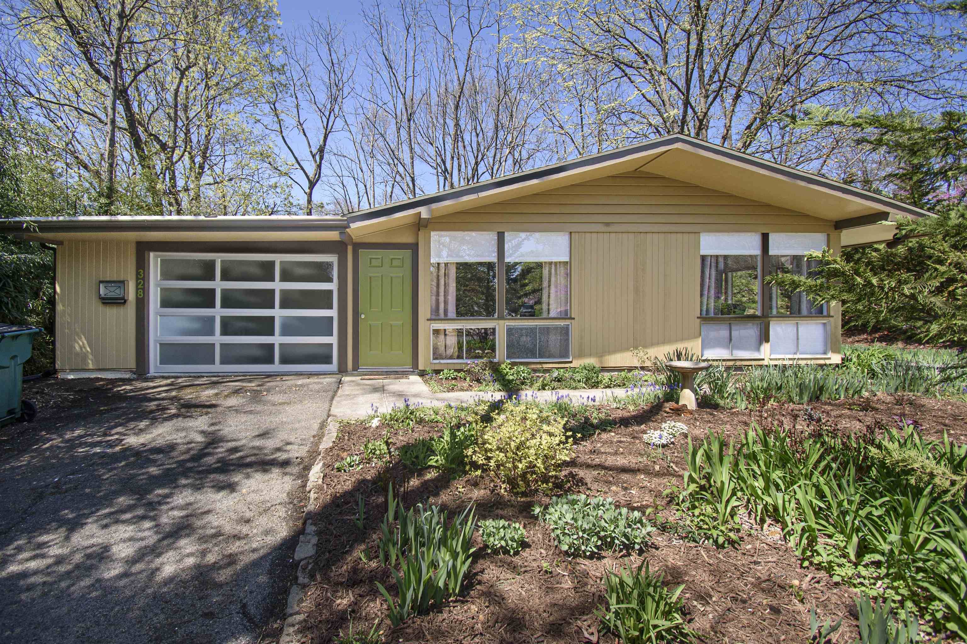 328 Eakin ST, Blacksburg, VA 24060
