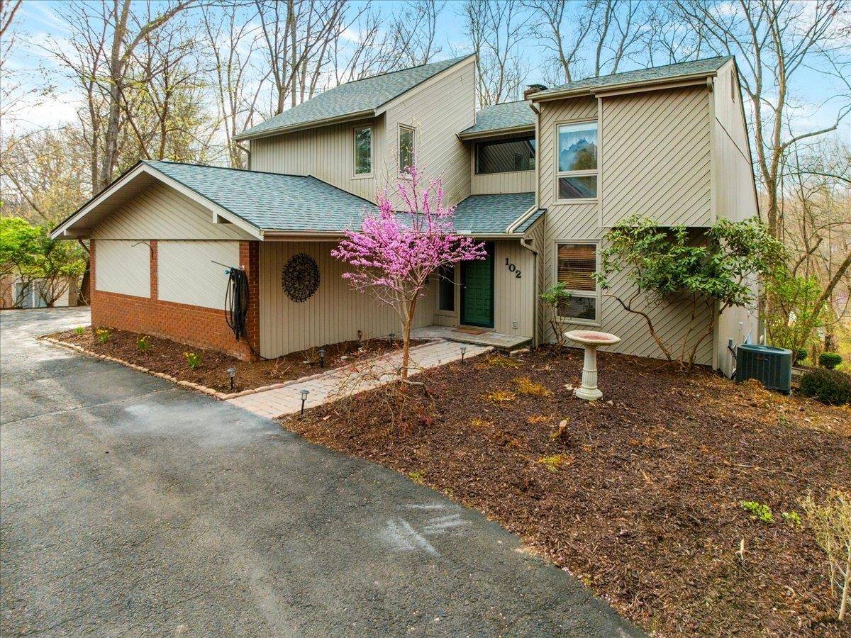 Radford, VA 24141,102 Dogwood LN