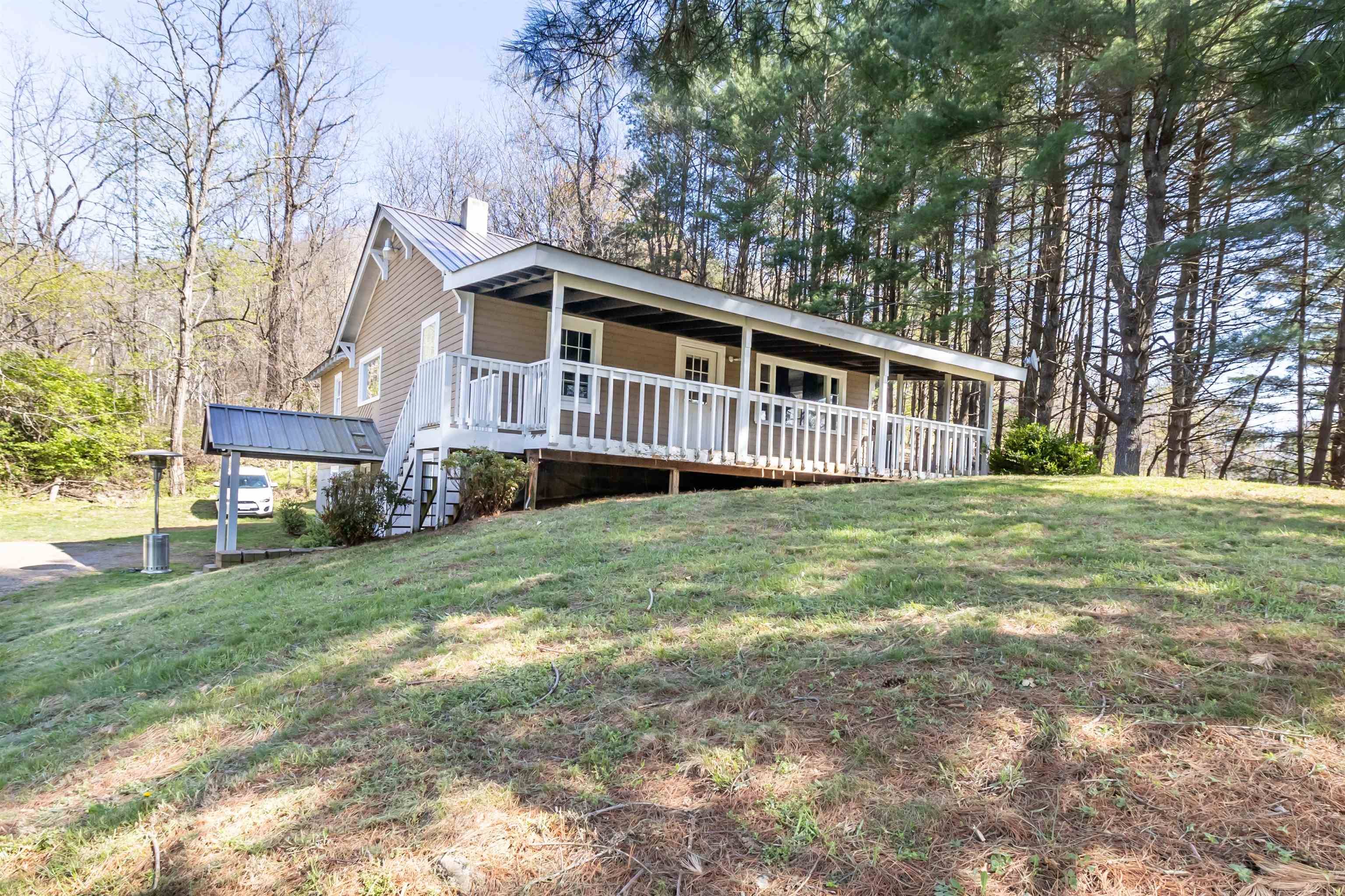 1131 Fleets XING, Draper, VA 24324