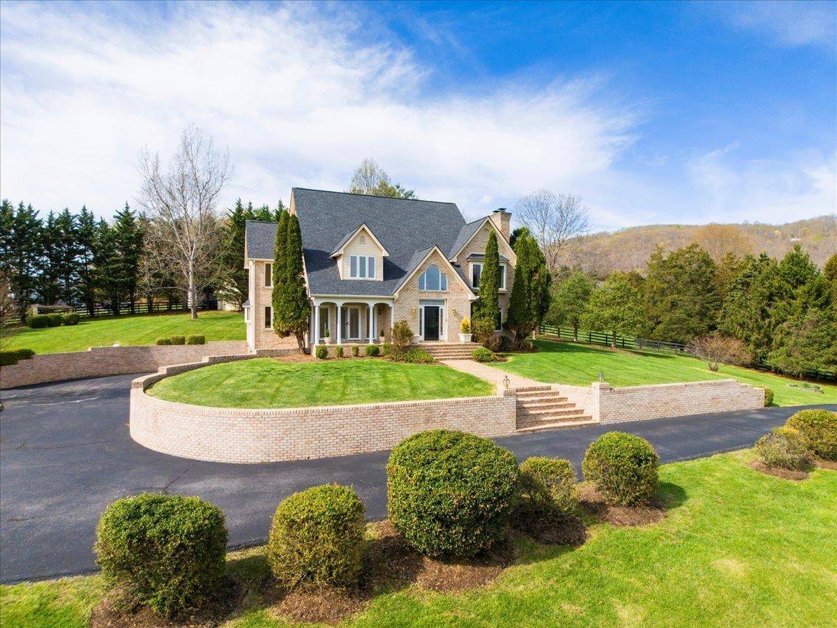 855 DEERCROFT DR, Blacksburg, VA 24060