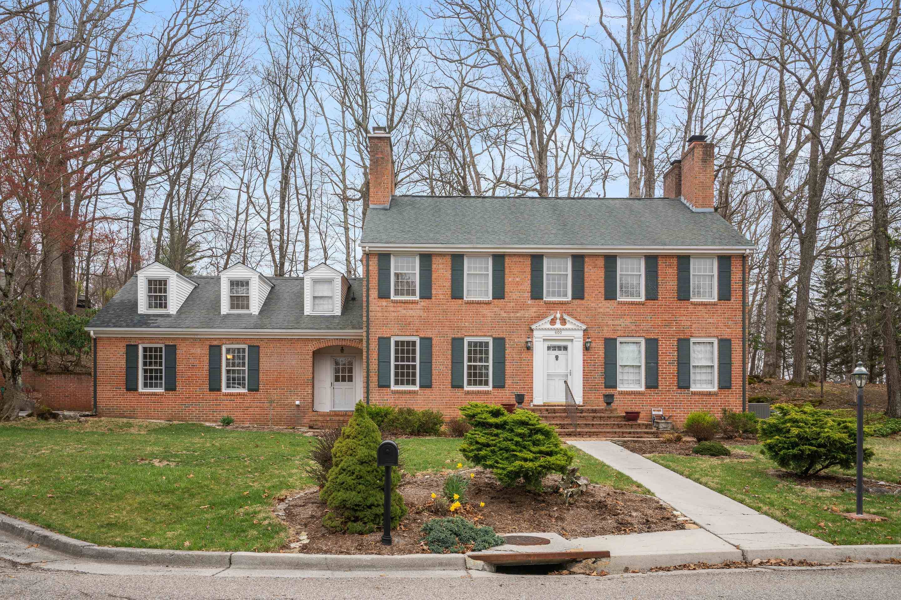 600 FOREST HILL DR, Blacksburg, VA 24060