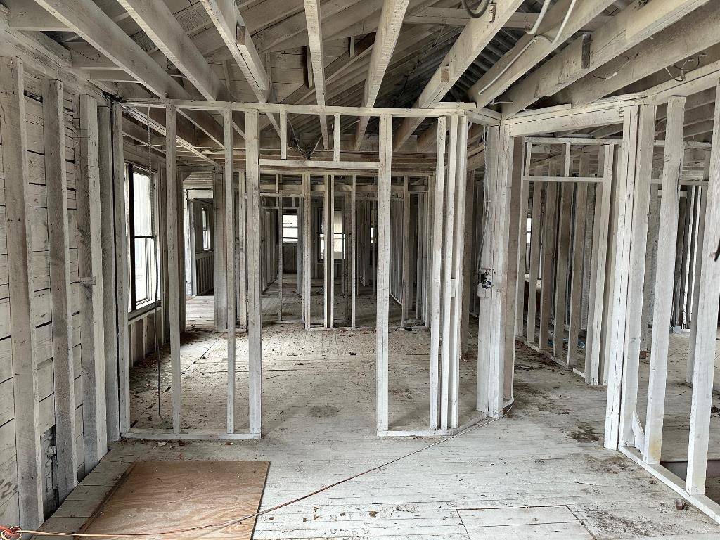 Pulaski, VA 24301,15 5TH Street NE