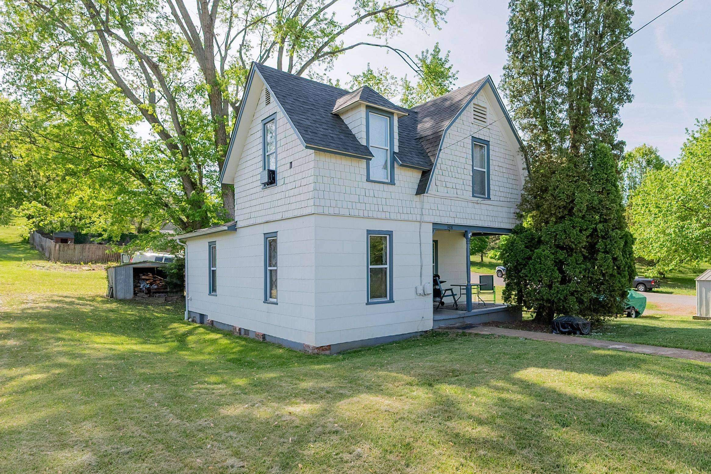 1408 3rd ST, Radford, VA 24141