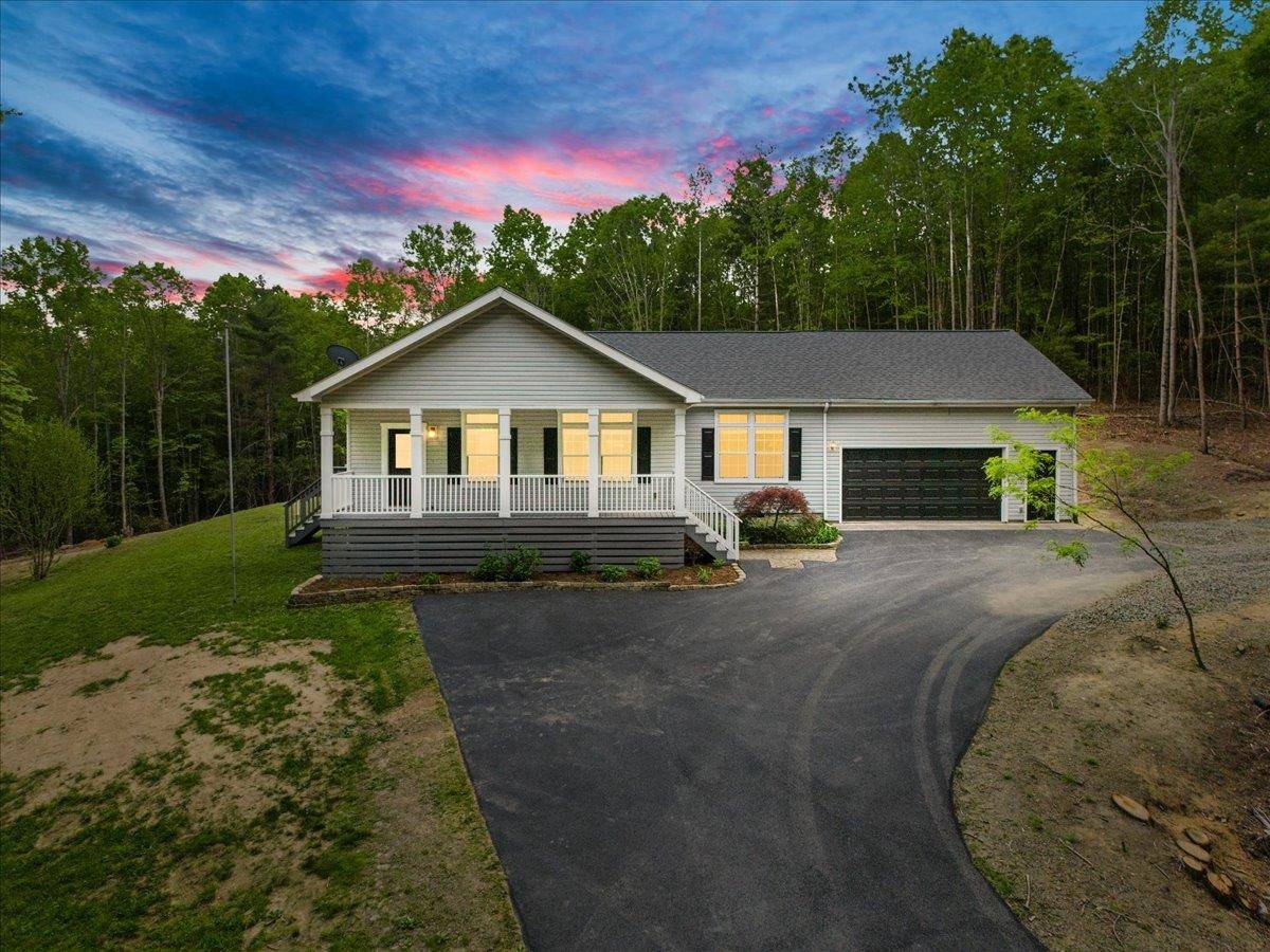 904 DUSTY ROCK Road NW, Riner, VA 24149