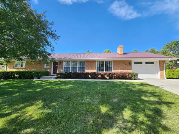 1209 TYLER AVE, Radford, VA 24141