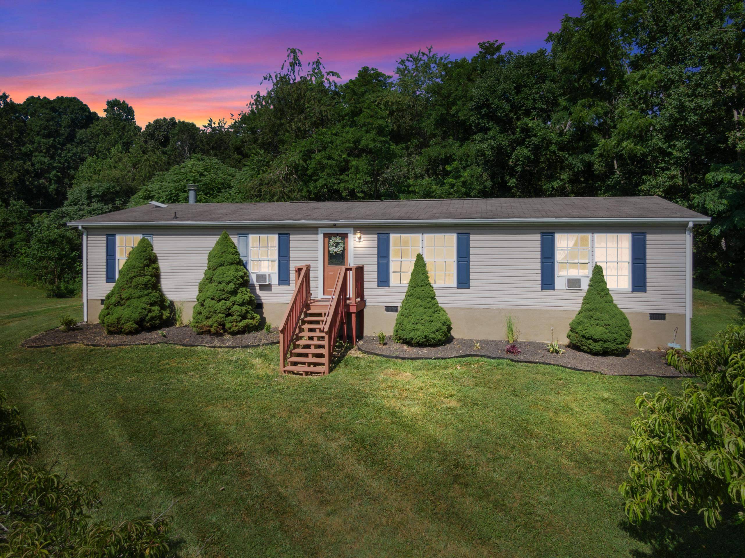 678 Peachtree HL, Christiansburg, VA 24073