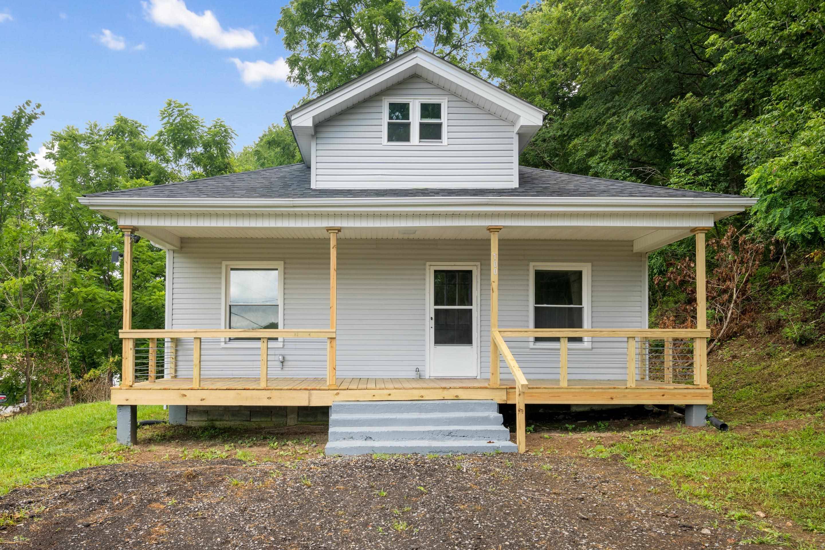 100 Ridge RD, Pembroke, VA 24136