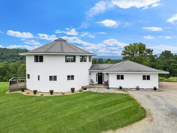 290 MOYE RD, Staffordsville, VA 24167