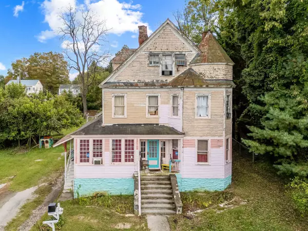 216 Third ST, Radford, VA 24141