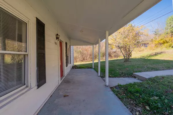 Pulaski, VA 24301,4033 Brookmont RD