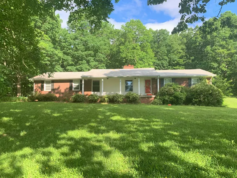 1965 Lone Oak Crossing, Huddleston, VA 24104