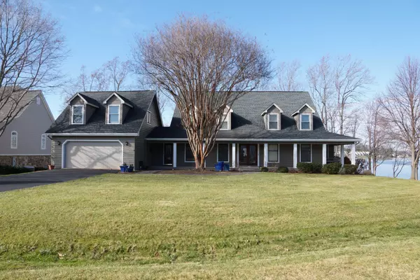 Penhook, VA 24137,425 Island View DR