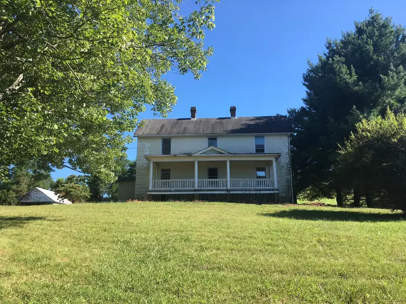 5248 Roanoke RD, Troutville, VA 24175