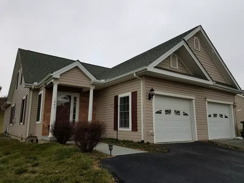 1045 Elk DR, Christiansburg, VA 24073