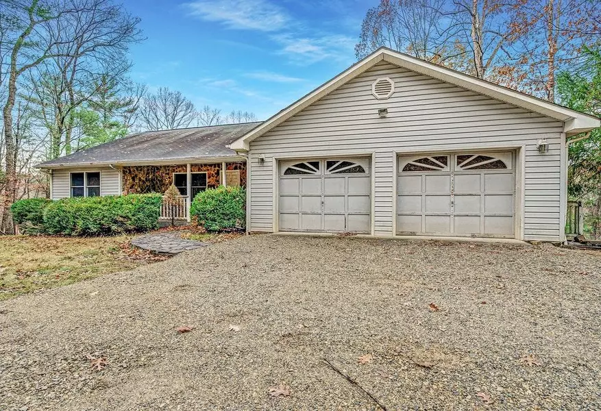 7101 Pine Needle DR, Boones Mill, VA 24065