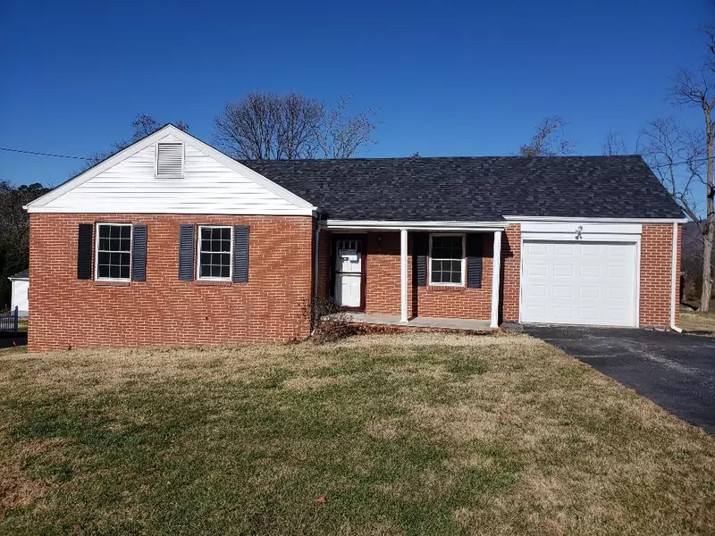 59 Knollwood DR, Troutville, VA 24175