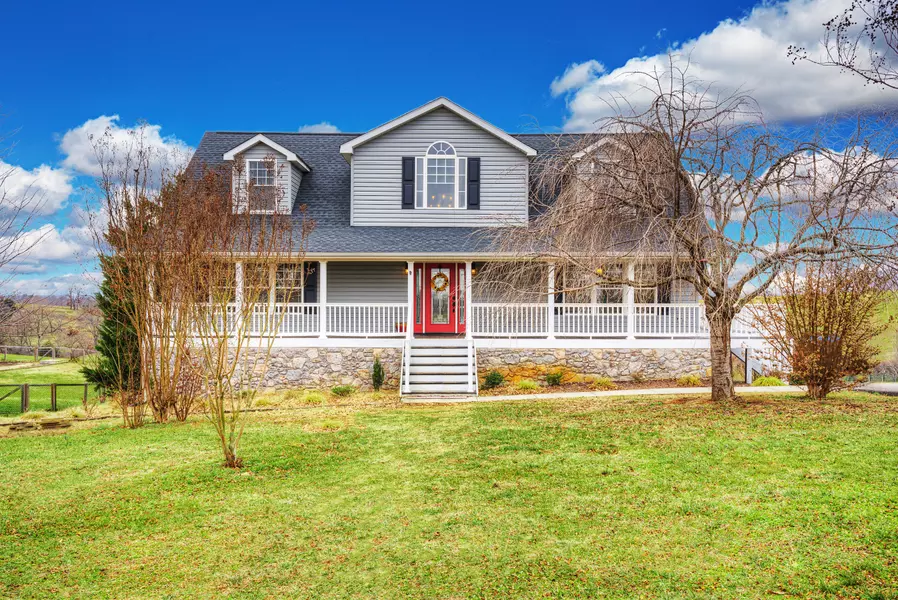 2845 Horseshoe Bend RD, Moneta, VA 24121