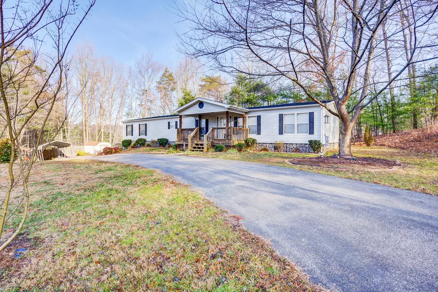 195 Hidden Hill LN, Boones Mill, VA 24065