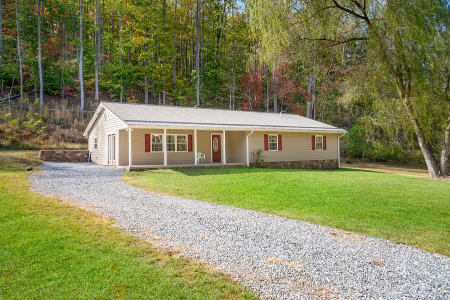 1627 BEE HOLLOW RD, Vinton, VA 24179