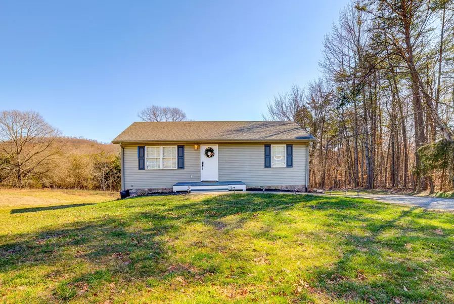 1236 Breezy Hill RD, Vinton, VA 24179