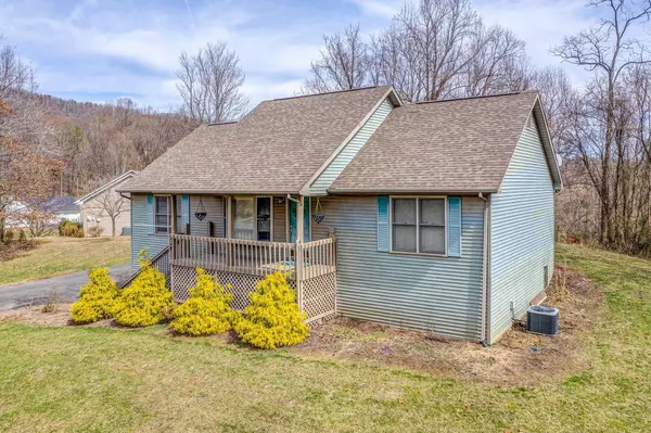 Blue Ridge, VA 24064,246 White Oak DR