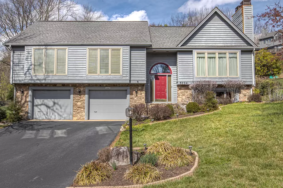 5224 Ranchcrest DR, Roanoke, VA 24018