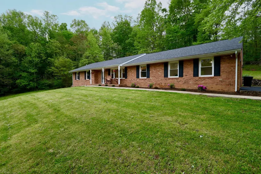 181 WOODRIDGE RD, Troutville, VA 24175