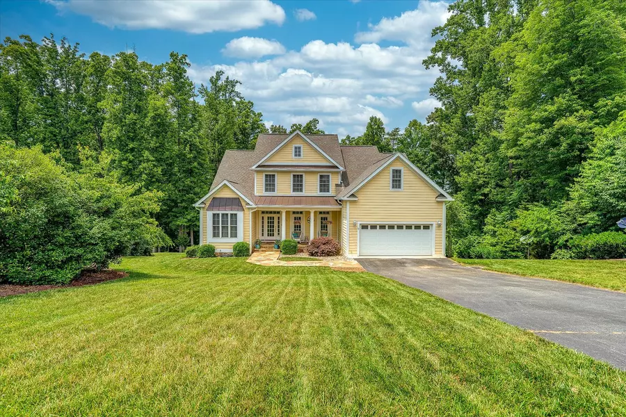 79 Farmers CIR, Moneta, VA 24121