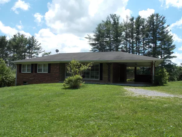 Floyd, VA 24091,696 Woods Gap RD