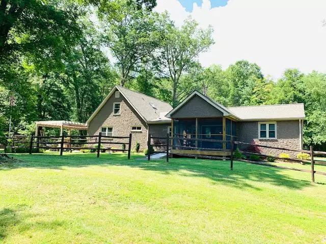 316 Fork Farm RD, Clifton Forge, VA 24422