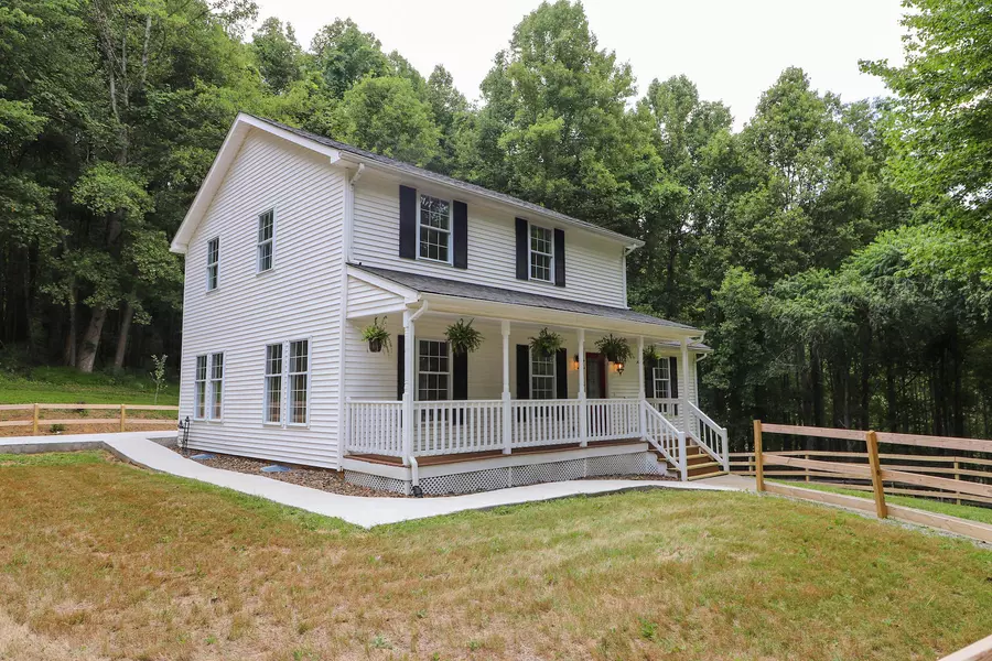 252 Ashbrook LN, Willis, VA 24380