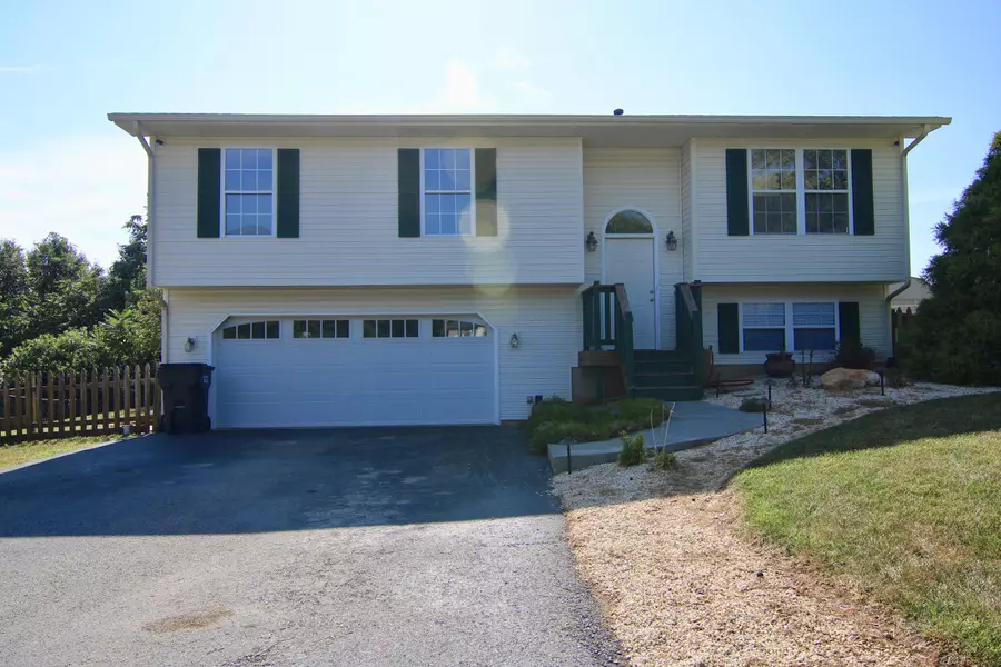 285 Gala DR, Roanoke, VA 24019