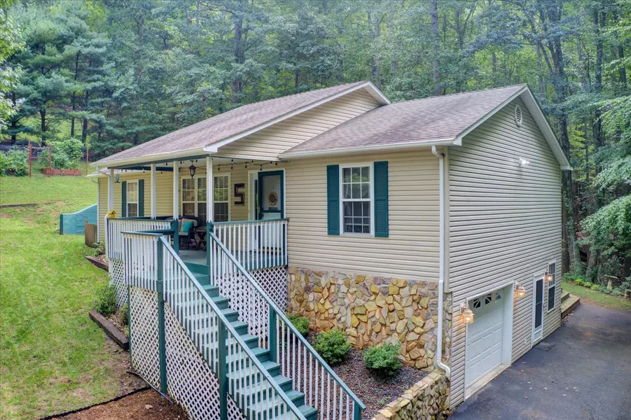 208 Silver Shadow RD, Hardy, VA 24101