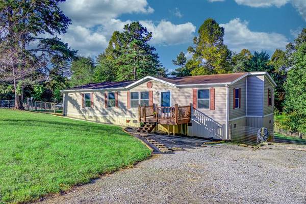 1861 Navigation Point, Goodview, VA 24095