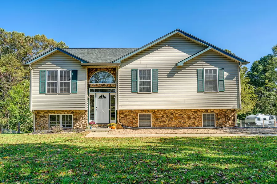 2956 Gravel Hill RD, Vinton, VA 24179