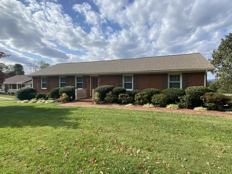 2409 Horsepen Mountain CIR, Vinton, VA 24179