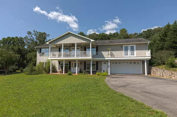 Moneta, VA 24121,154 Mallard Cove RD