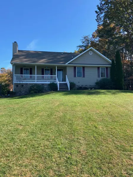 1404 Virginia Woods DR, Moneta, VA 24121