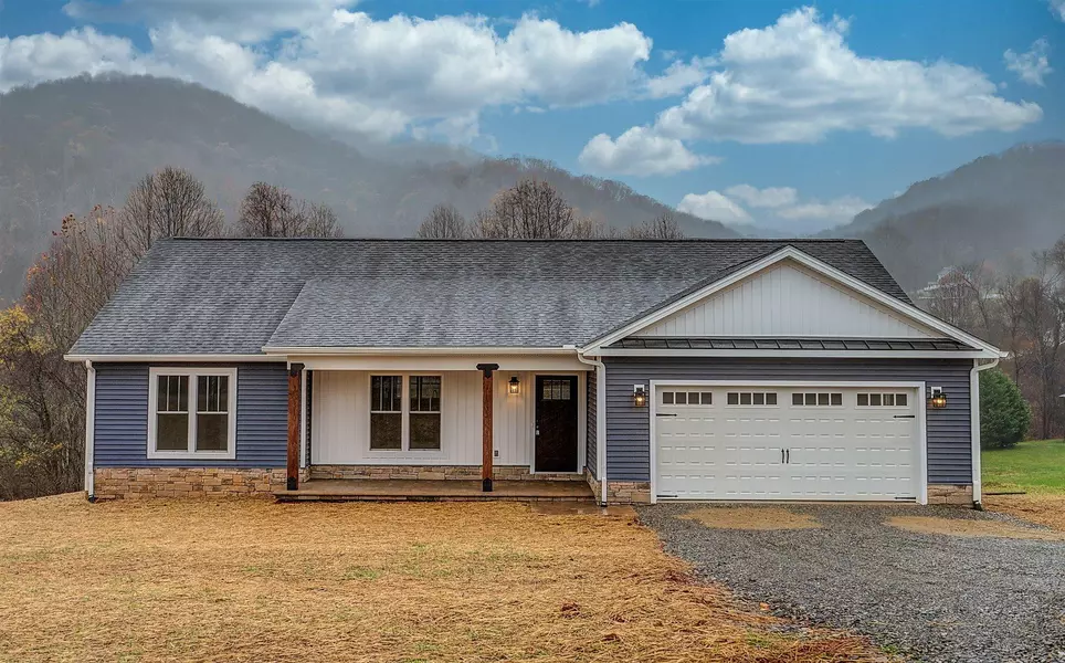 219 Valley RD, Hardy, VA 24101