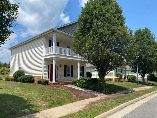 Moneta, VA 24121,1094 Cranberry CT