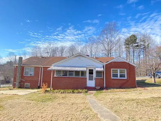 1035 Oak ST, Martinsville, VA 24112