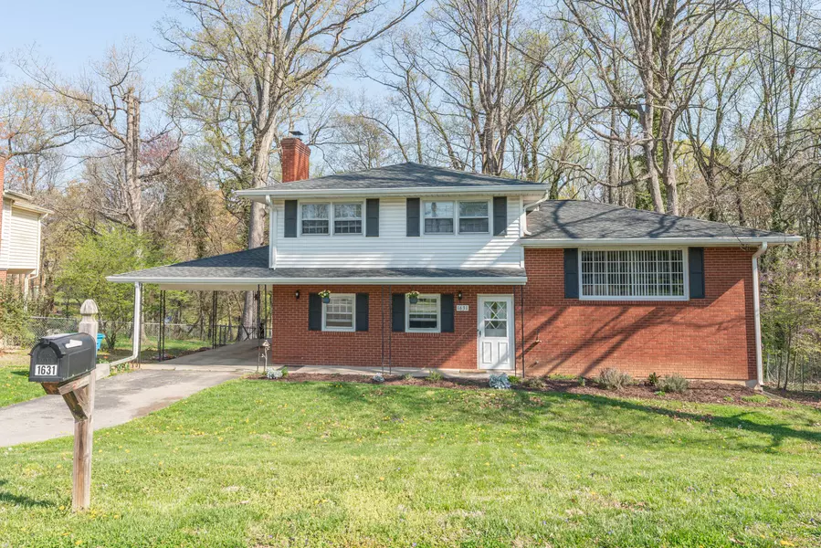 1631 Sigmon RD, Roanoke, VA 24017