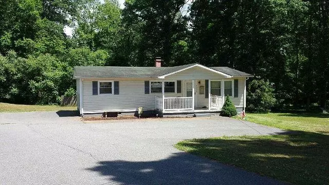 303 Meadowbrook LN, Martinsville, VA 24112