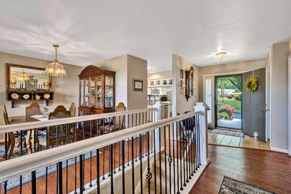 Hardy, VA 24101,64 Scarlet ST