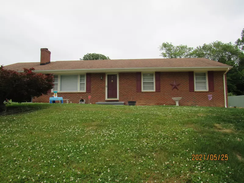 50 Oak LN, Troutville, VA 24175