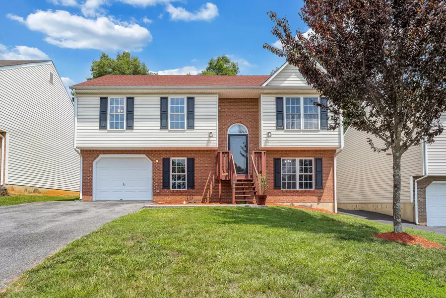 4961 Pine Glen RD, Roanoke, VA 24019