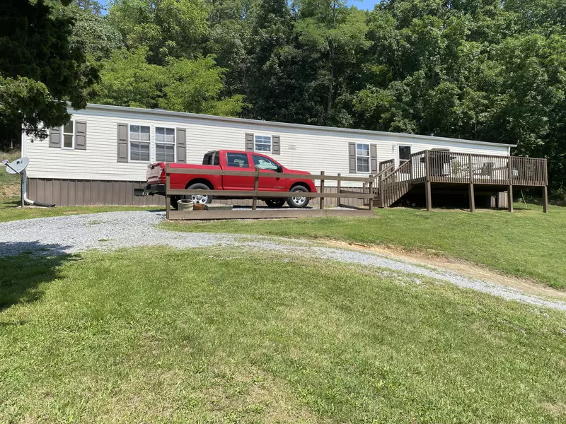 2443 Old Fincastle RD, Fincastle, VA 24090