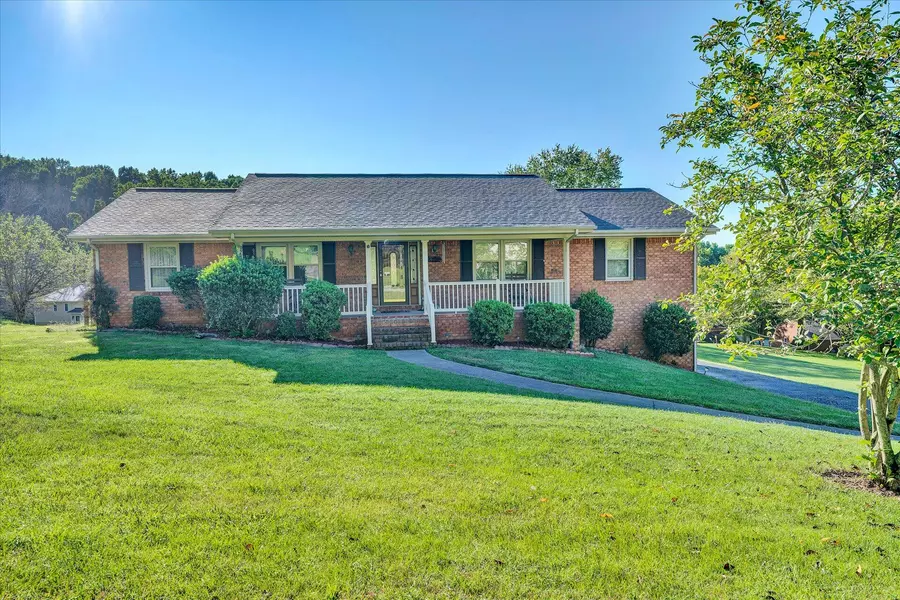 4317 Denbeigh CIR, Vinton, VA 24179