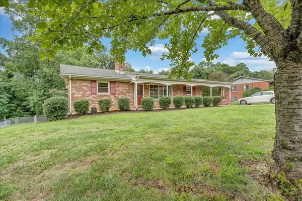 Roanoke, VA 24018,2113 Bridle LN