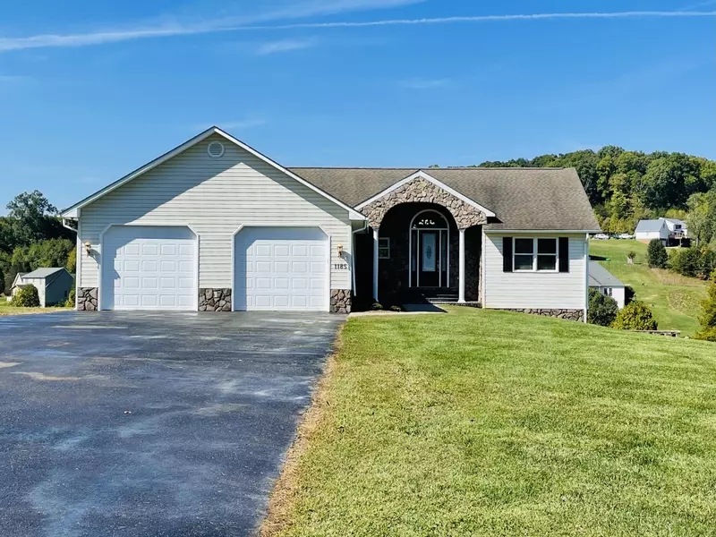 1185 Blueberry Hill CT, Vinton, VA 24179